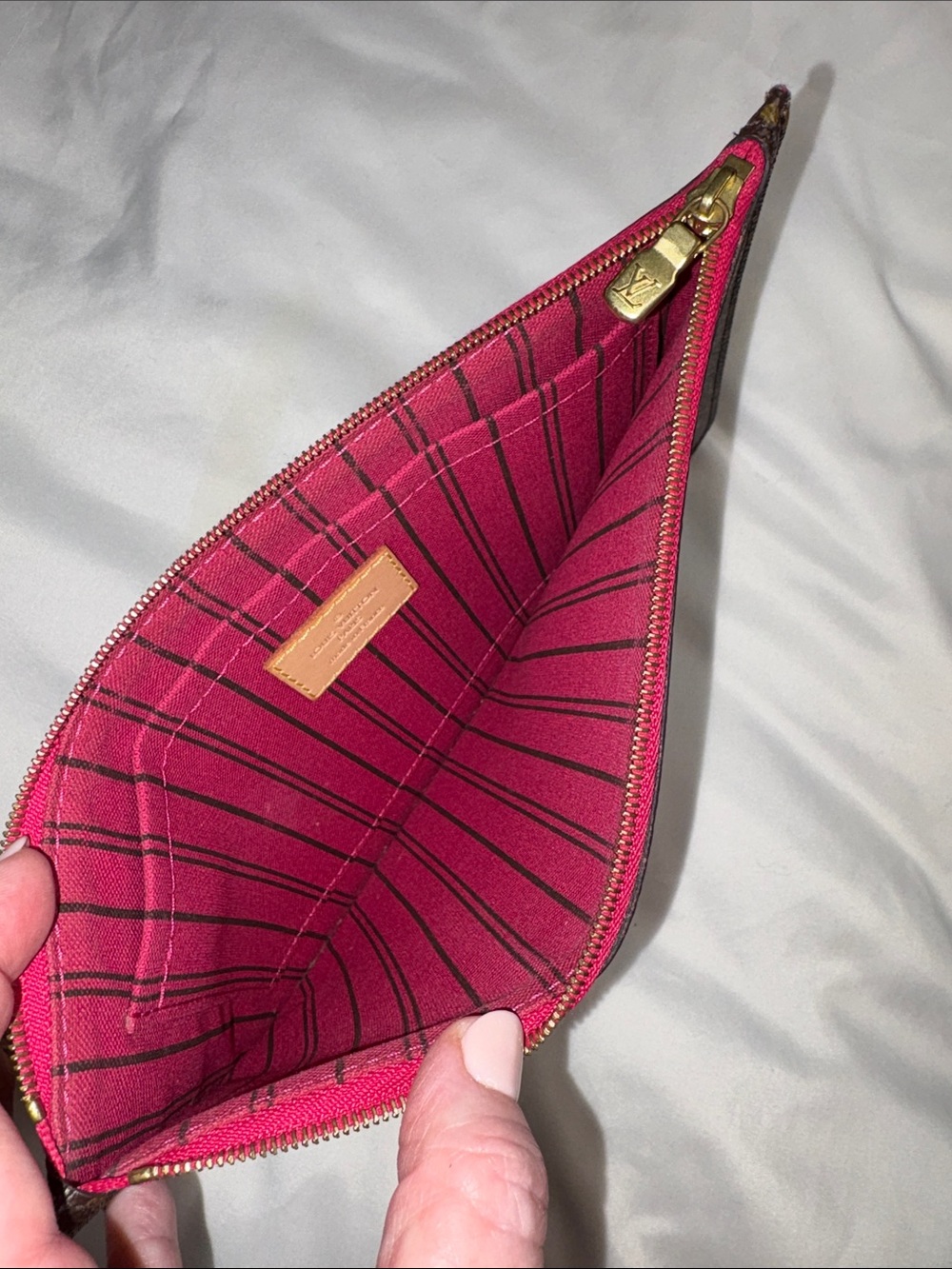 LV Neverfull Pochette Monogram w/ Pivoine Pink Interior Wristlet Clutch EUC - Picture 4 of 7